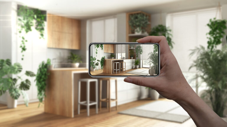 The 3D Effect: Amplifying the Online Shopping Experience in E-commerce