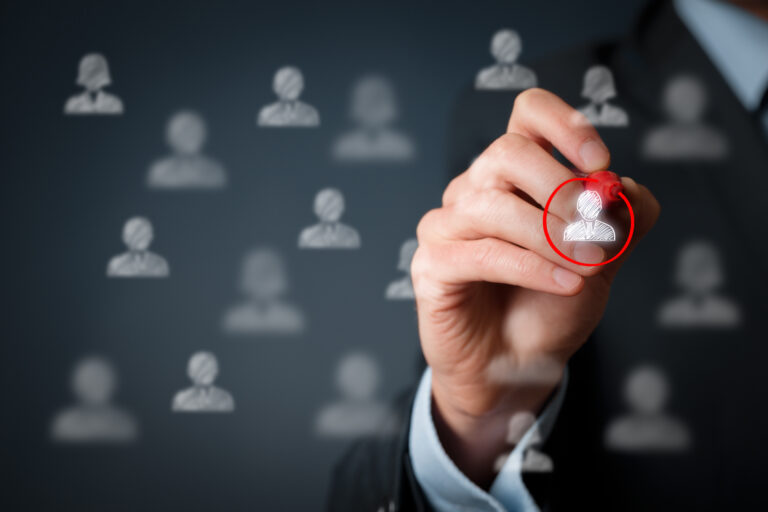 Crafting User Personas for Targeted E-commerce Branding Strategies 